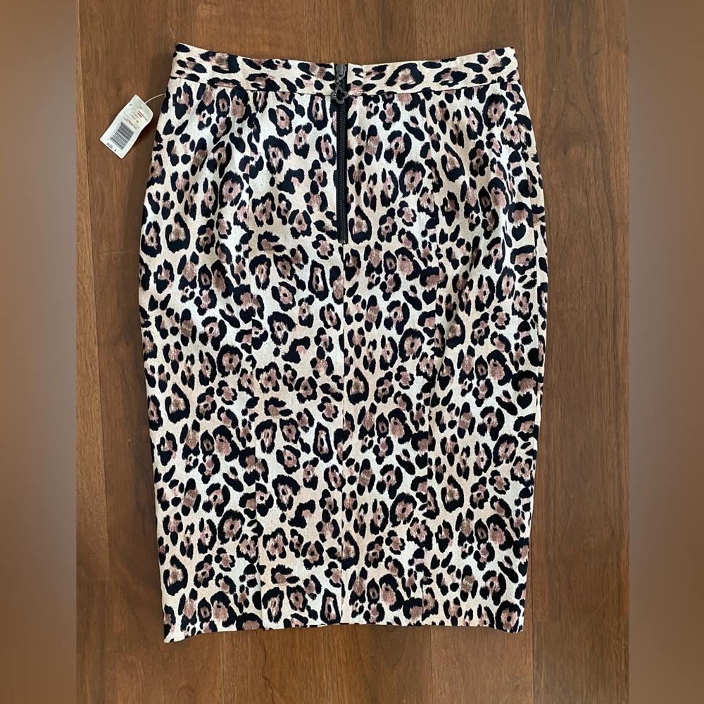 leopard print pencil skirt size 6 NWT designer: Pink Tartan
